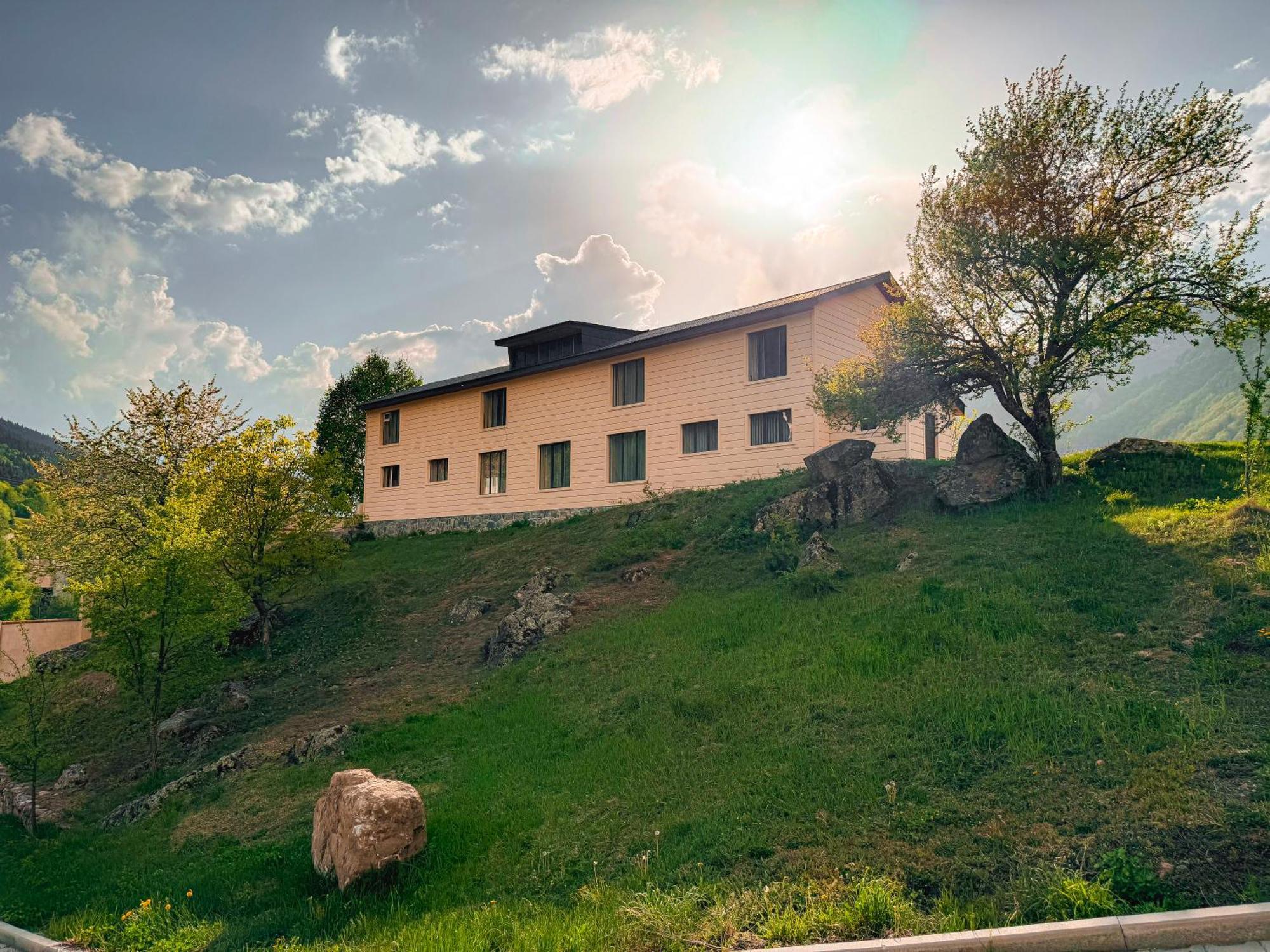 Mestiakhedi Hotel Exterior photo