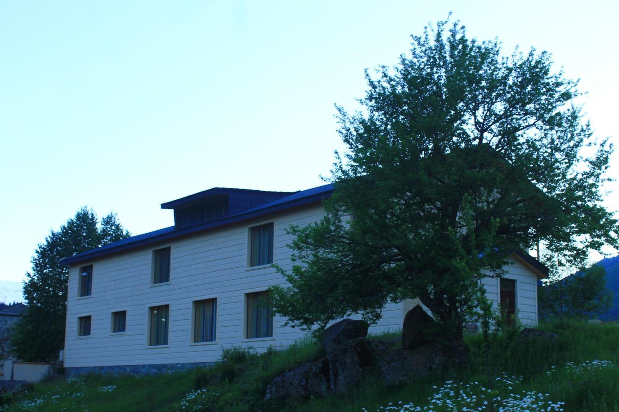 Mestiakhedi Hotel Exterior photo